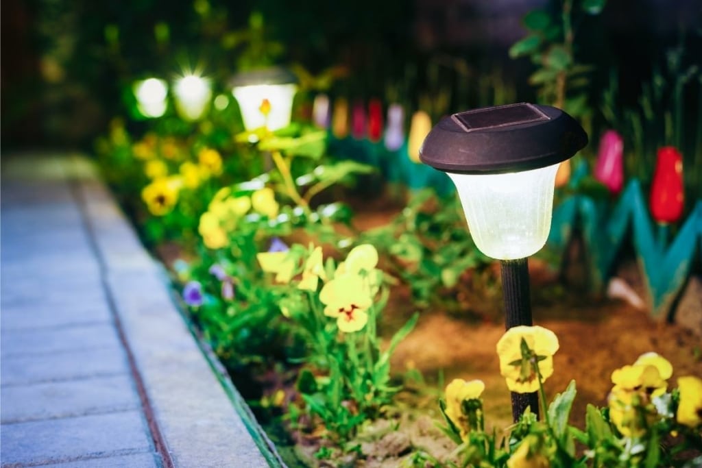 Benefits of Buying Outdoor Solar Lighting Setick