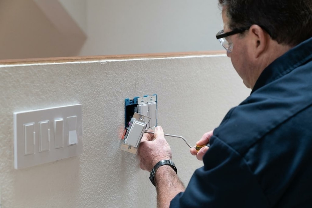 How to Install a Dimmer Switch Setick